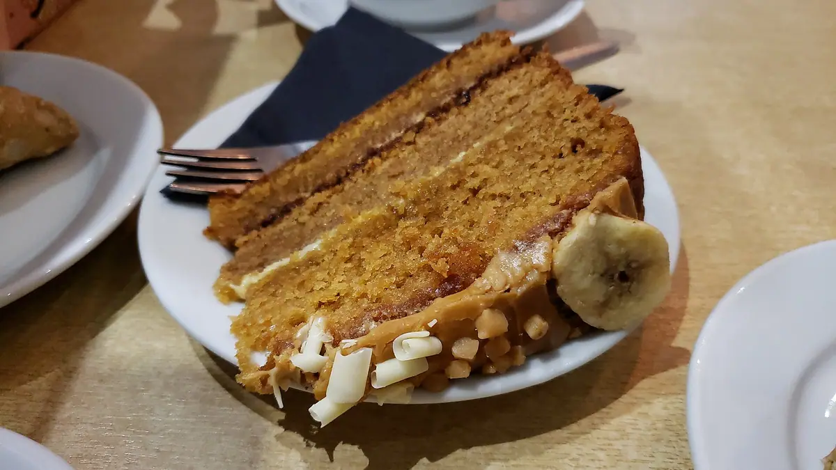 Revive – cake shop in Desborough town centre